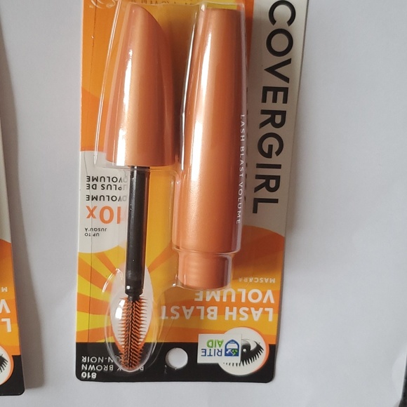 Lot Of 2 Covergirl Lash Blast Volume Mascara 810 Black Brown×2 New And Sealed - Picture 4 of 4